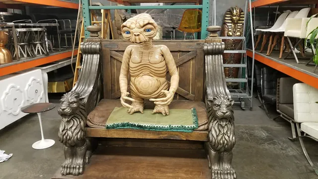 Universal Prop House