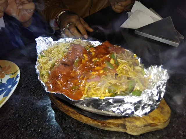 Hotel Bhanwar & Family Garden Restaurant