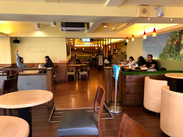 MOS BURGER Taichung Xueshi Shop