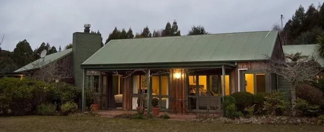 Whakaipo Lodge