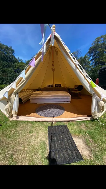 Quex Livery Glamping Holidays