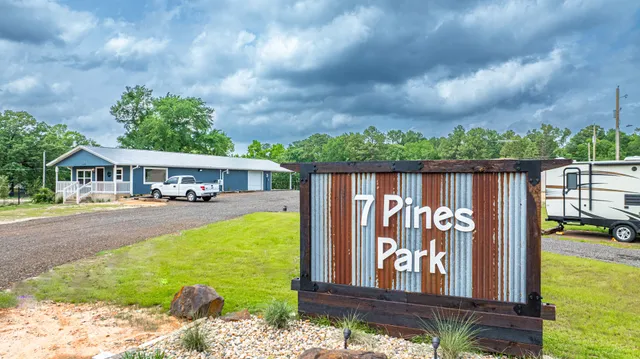 7 Pines Park