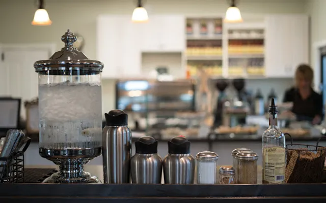 Crema Coffee House & Pastries