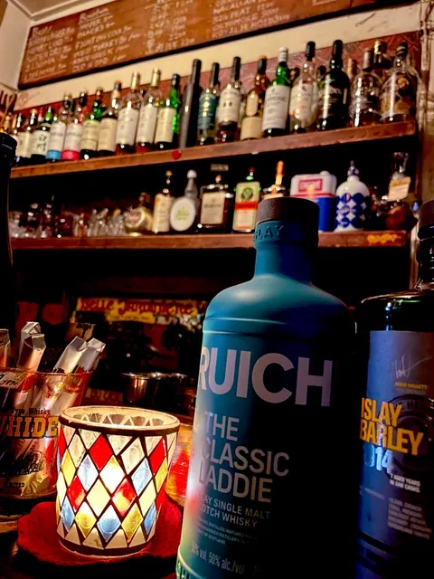 レトロ雑貨&BAR ツギハギ堂