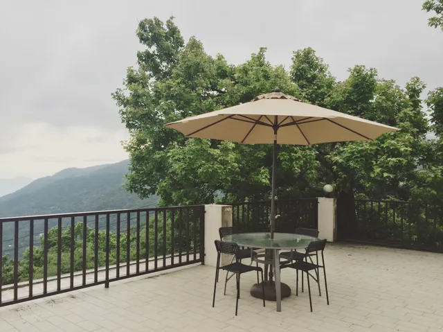 山上聊 Whisper Hill Café