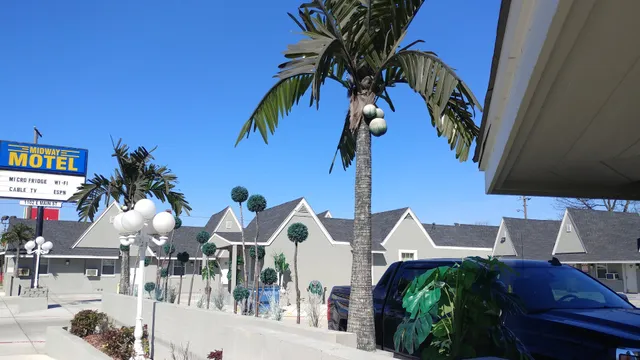 Midway Motel