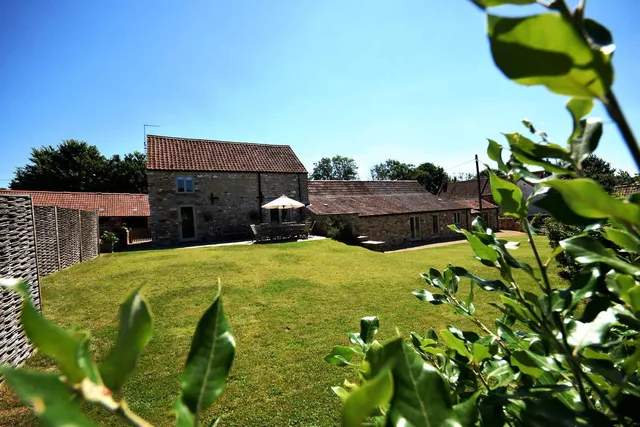 Oak Barn at Old North Chew Farm