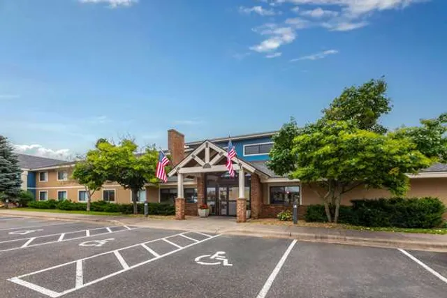 AmericInn by Wyndham North Branch