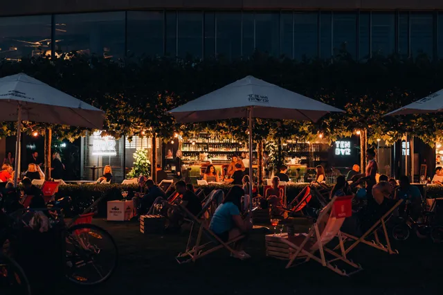 TEN BAR Cocktails & Friends