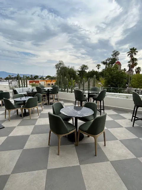 LA PRINCIPAL Restaurant