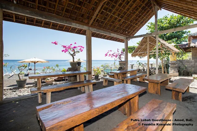 Warung Lebah Sea View