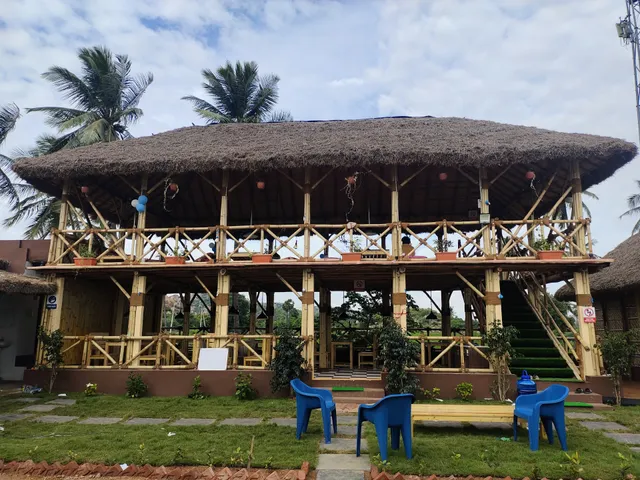 Spykee Spot Eco friendly cottages