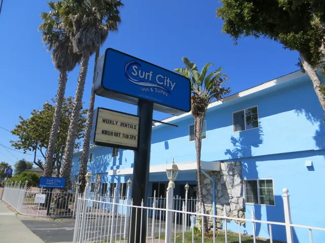 Surf City Inn & Suites