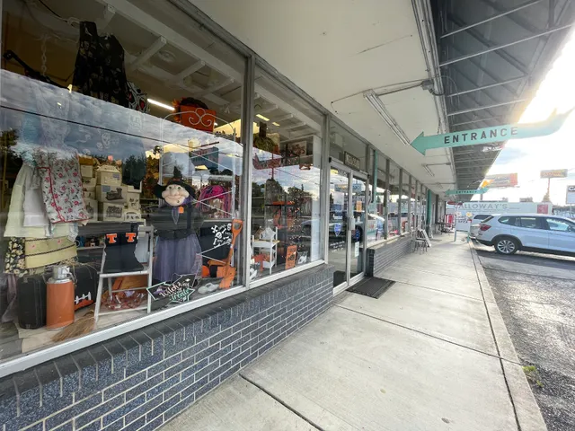 Four Seasons Vintage Decor & More