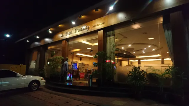 Royal Mandalay Café & Restaurant