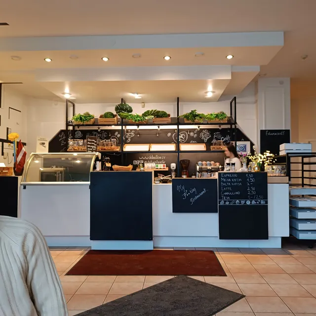 Delikatese, konditoreja