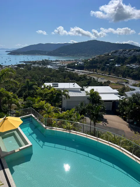 Airlie Searene Apartments