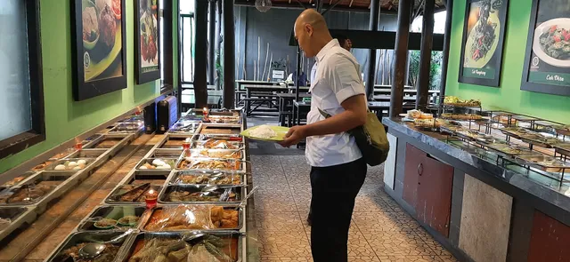 Alila Resto Prasmanan