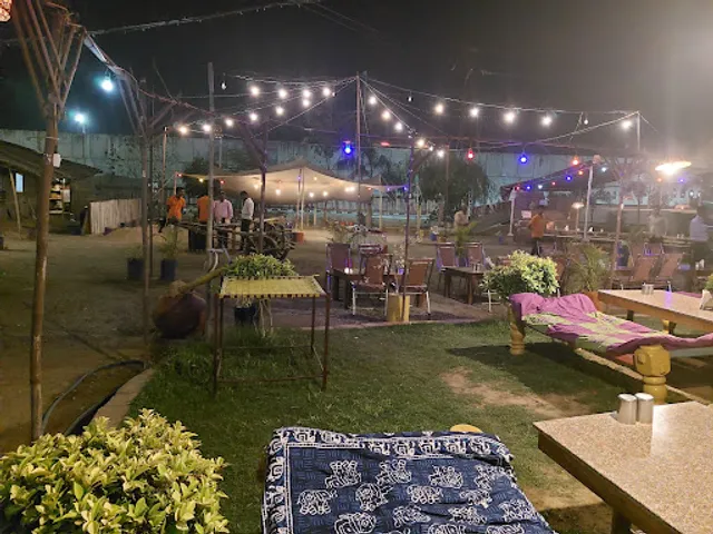 RJ22 Garden Restaurant