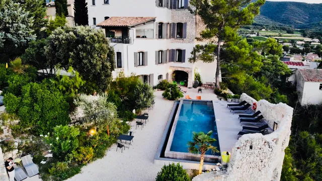 Metafort : Bed and Breakfast Design et Insolite proche du Mont Ventoux, Gordes, Luberon Vaucluse (Provence)