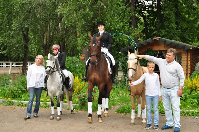 Konnaya Shkola Mariny Vorob'yovoy