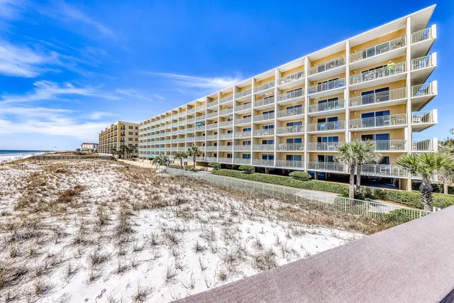 Pelican Isle Condos in Fort Walton Beach by Vacasa