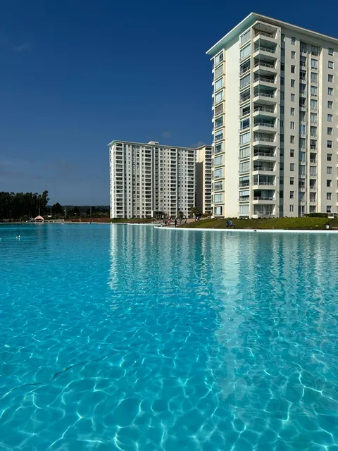 Laguna bahía Edificio Oceano