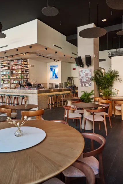 Bluesquare - Contemporary Inn