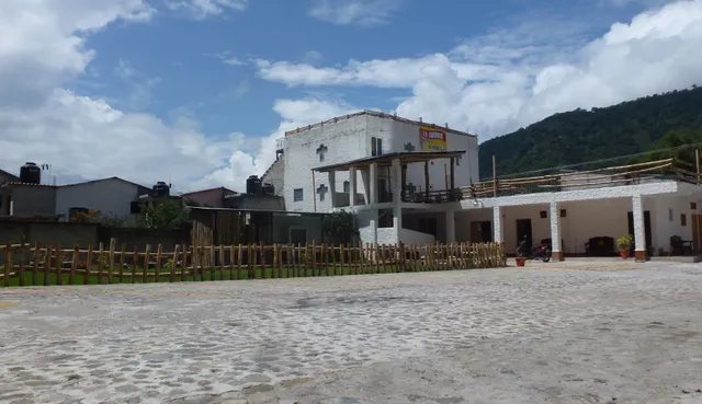 Hotel y Retiros Las Manos Panajachel