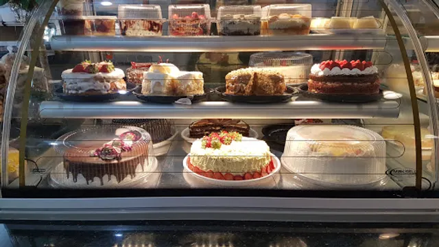 Panificadora e Confeitaria Avenida