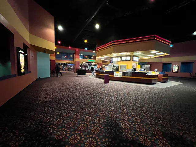 Apple Cinemas Saco IMAX