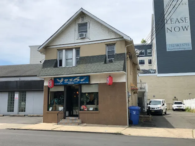 Yoshi Sushi & Teriyaki