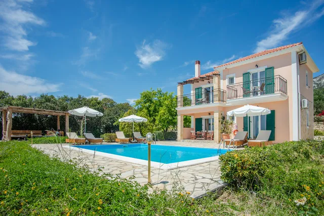 TRAPEZAKI GARDEN VILLAS