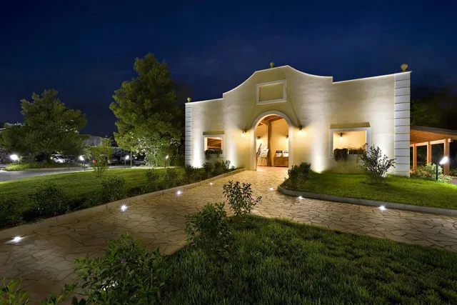 TH-Achaean Bay Village