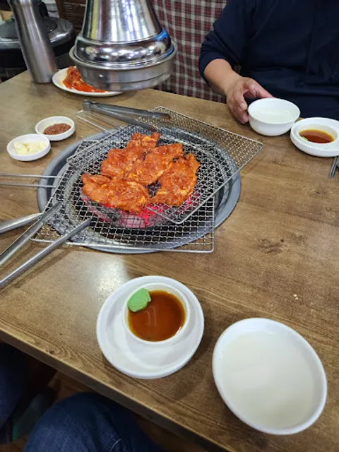 메주네참숯불닭갈비