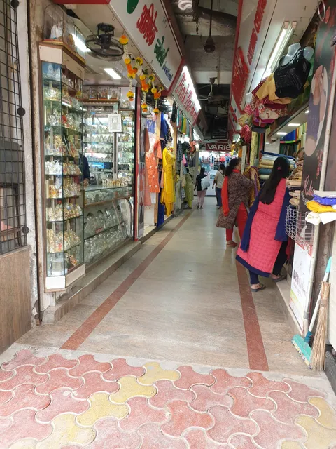 Goyal Shopping Centre (Borivali West)