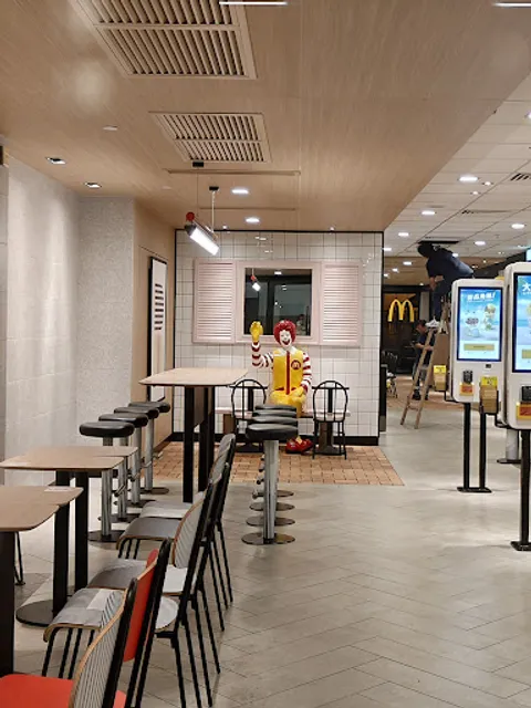 McDonald's (Shek Wai Kok Estate)