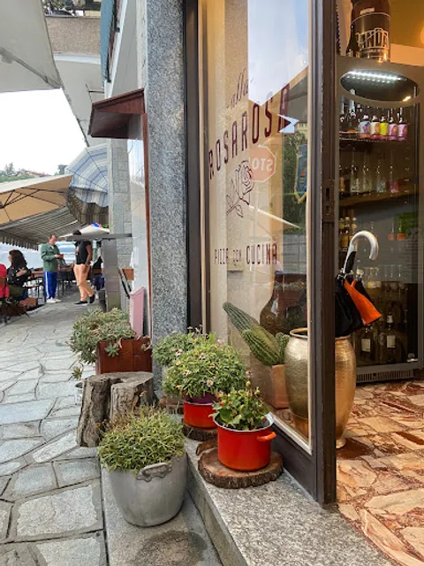 Pizza Con Cucina Alla Rosa rosa