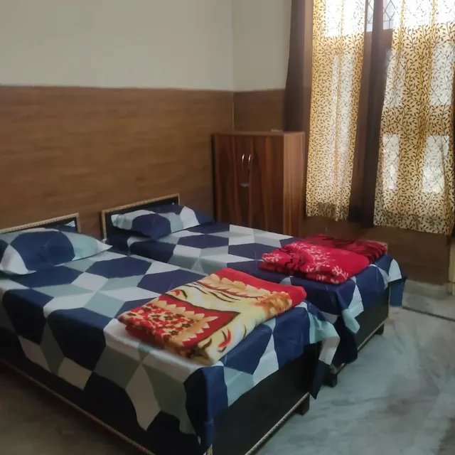 Tokas PG (Boys /Girls) II Dwarka Mor II