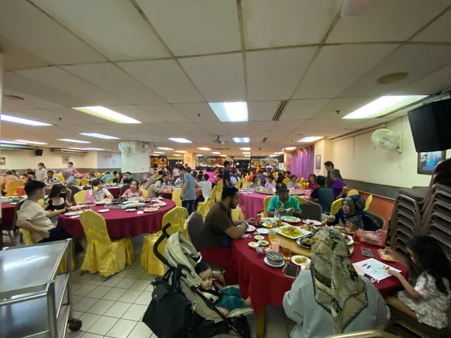 Swan Seafood Restaurant • 天鹅酒家