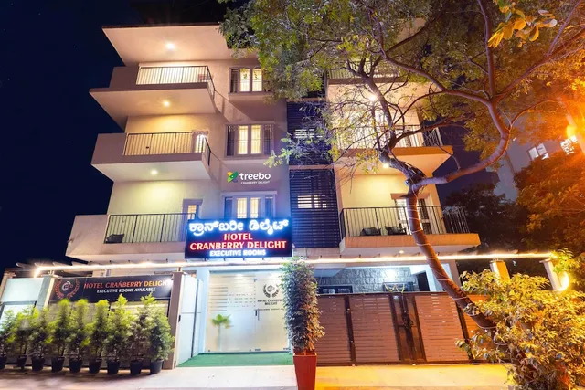 Treebo Cranberry Delight