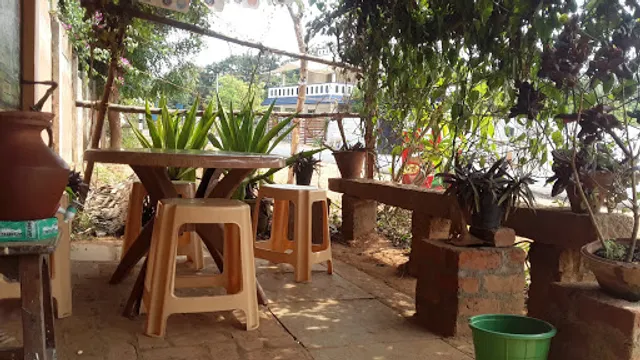 Good Earth Juice And Snacks