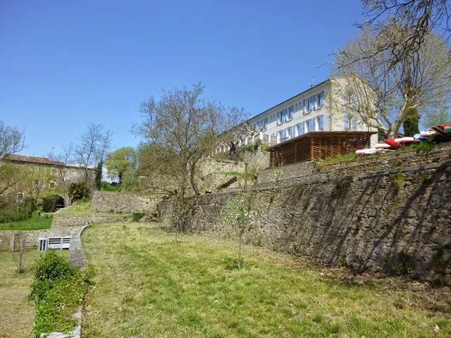 Creps Auvergne-Rhône-Alpes Vallon-Pont-D'arc • Voiron Site De Vallon-Pont-D'arc
