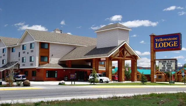Yellowstone Lodge