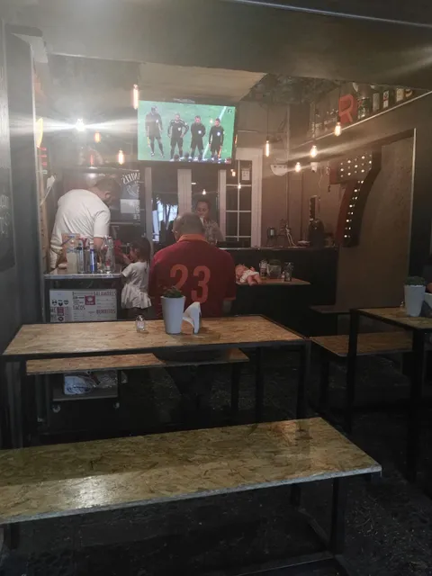 El Siete Tacos y Hamburguesas