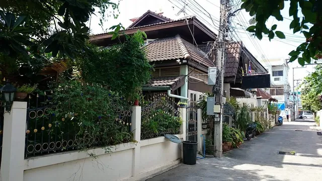 Baan Somboon Guesthouse
