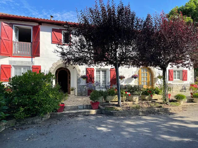 Etchegoyhen Véronique et Jean-Gratien - hébergement à la ferme KARRICONDOA