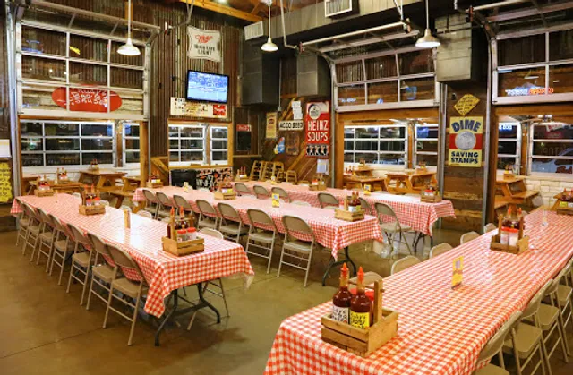 Rudy's "Country Store" and Bar-B-Q