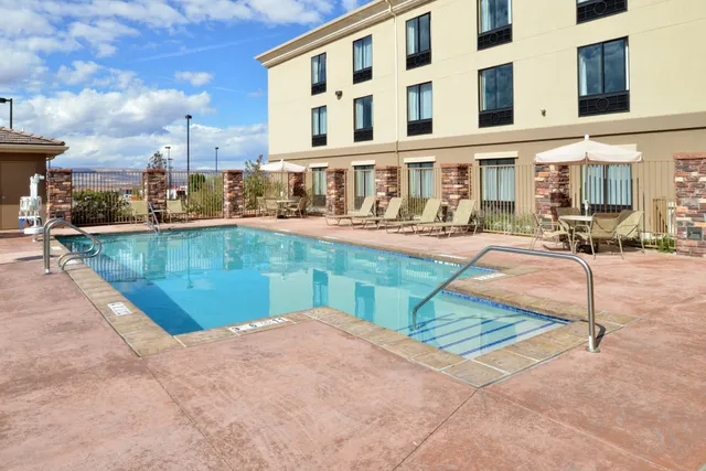 Holiday Inn Express & Suites Page - Lake Powell Area by IHG