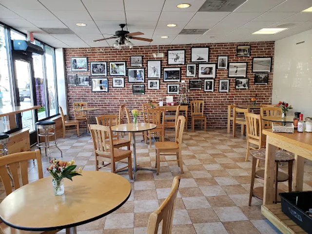 The Roasted Granola Café